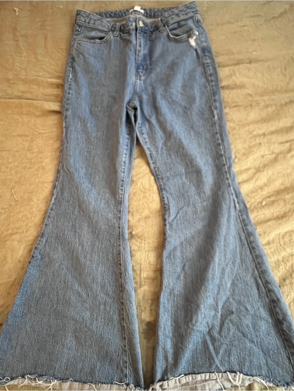 Forever 21 Denim Flared Bellbottom Blue Jeans Size 31 Light Acid Wash Distressed